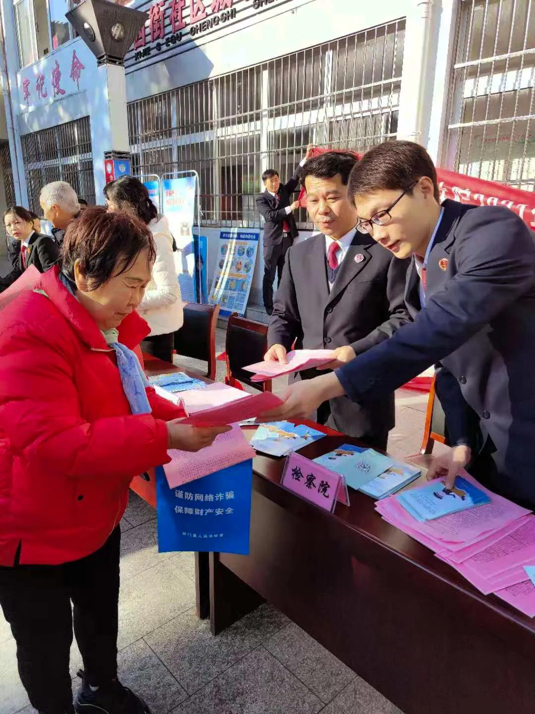 西街社区居委会优化交通环境，打造宜居社区新闻发布